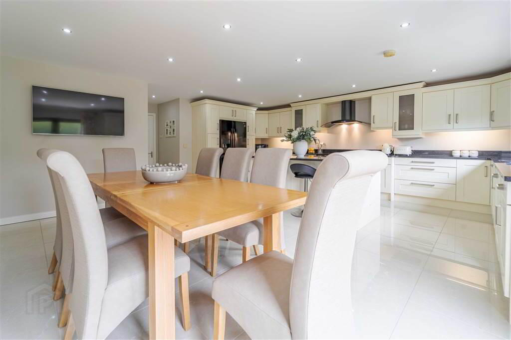 26 Magheralave Court 13 of 28
