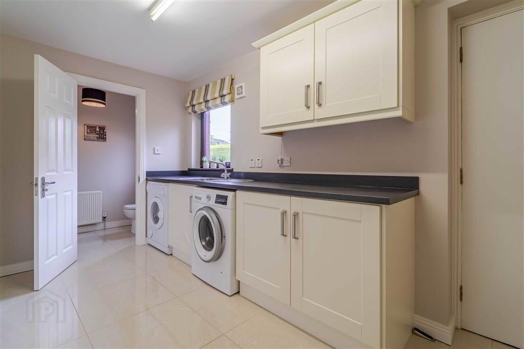 26 Magheralave Court 14 of 28