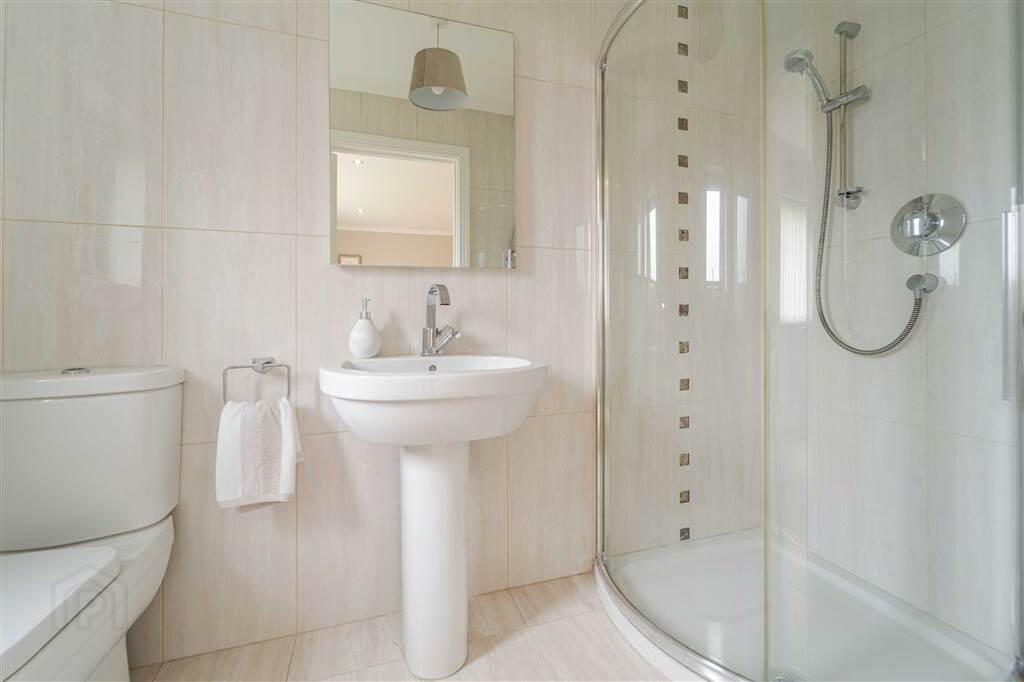 26 Magheralave Court 19 of 28