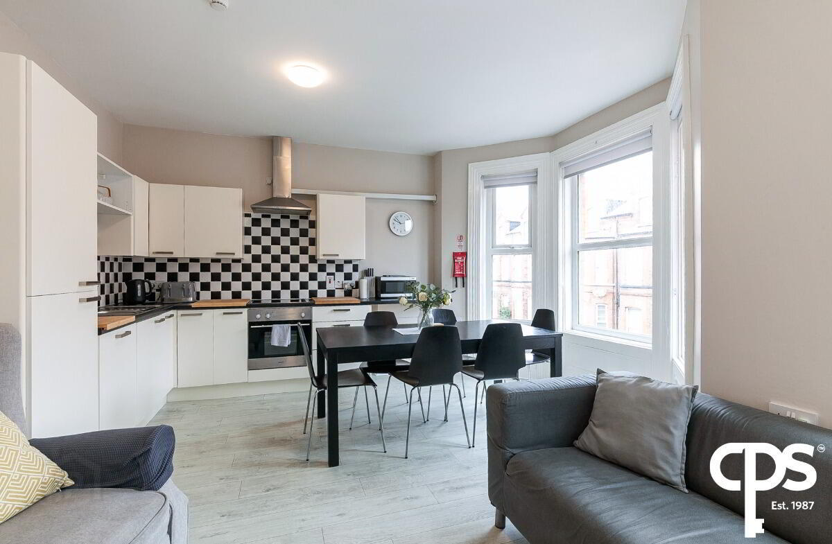28 Wellesley Avenue 18 of 30