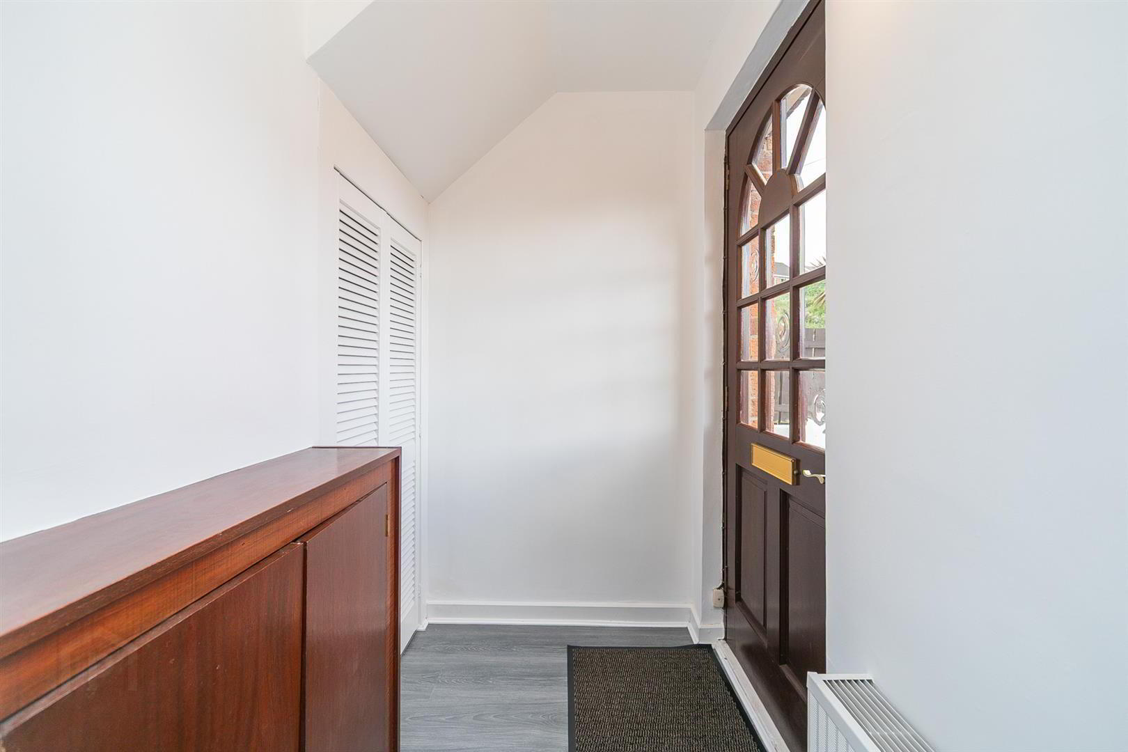 4 Lyndhurst Grove 3 of 23