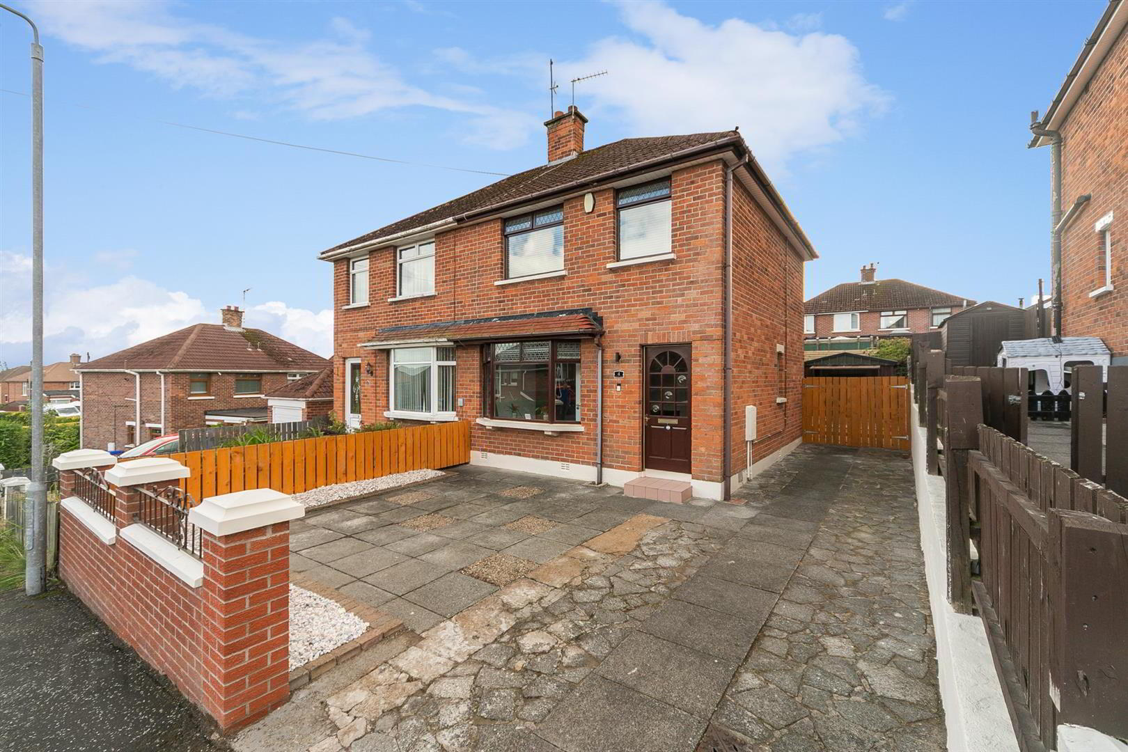 4 Lyndhurst Grove 1 of 23