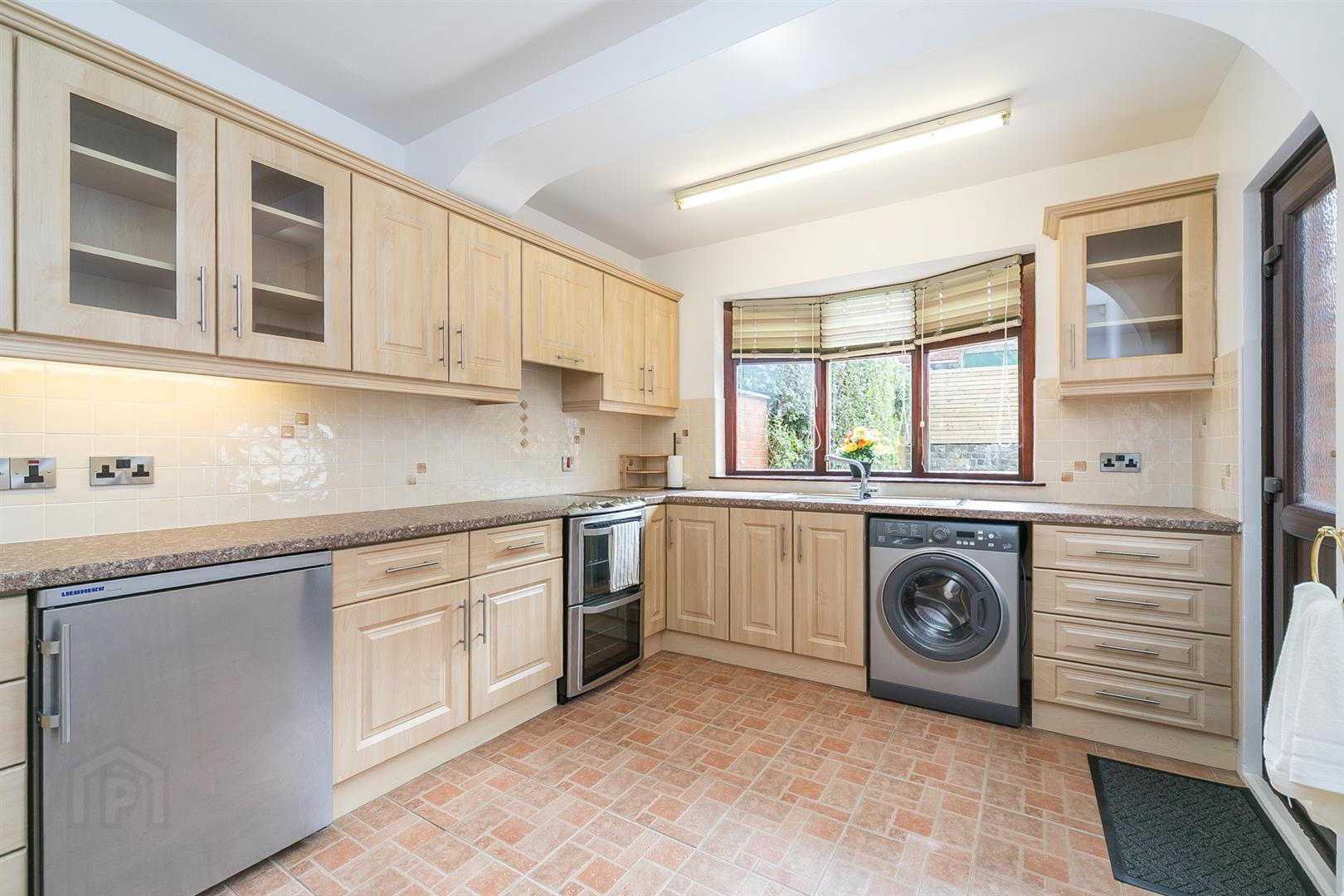 4 Lyndhurst Grove 8 of 23
