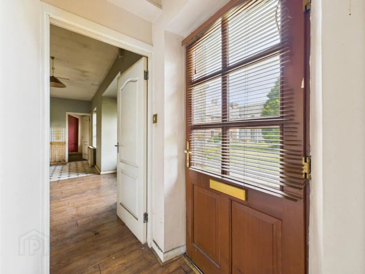 2 Manor Court 5 of 12