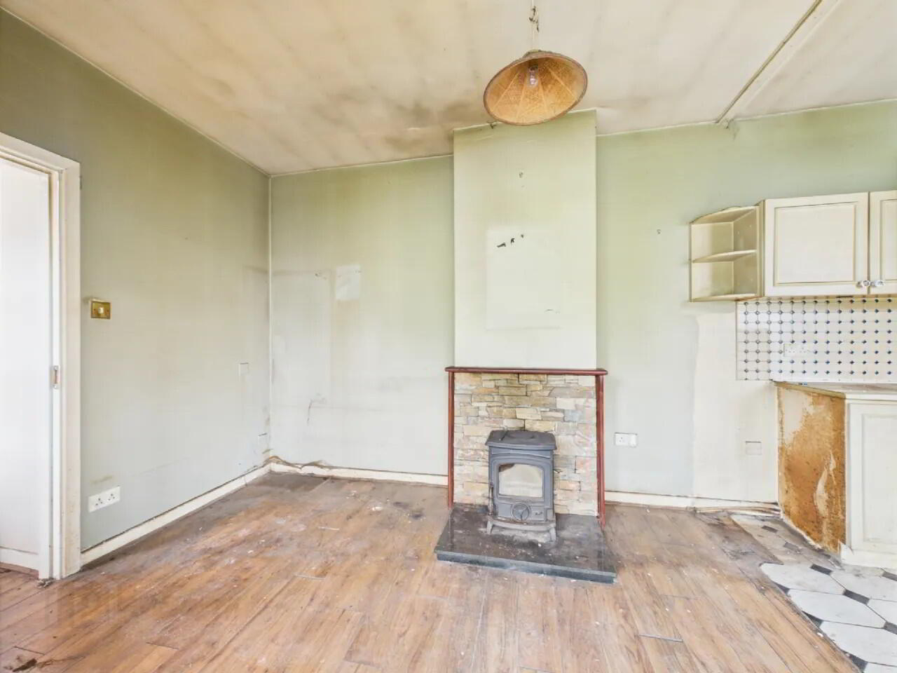 2 Manor Court 7 of 12