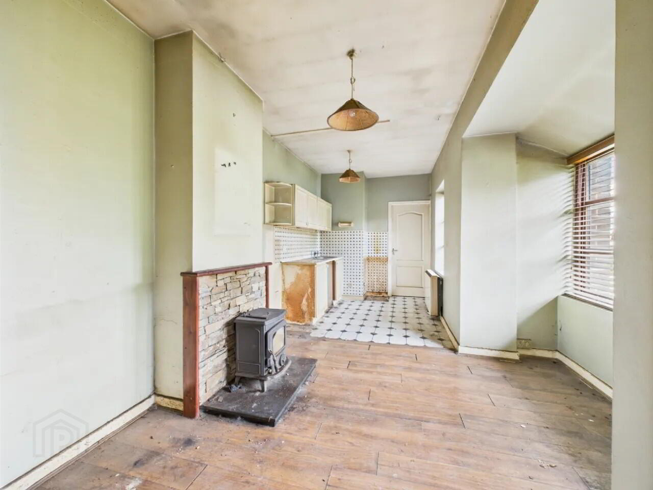 2 Manor Court 6 of 12
