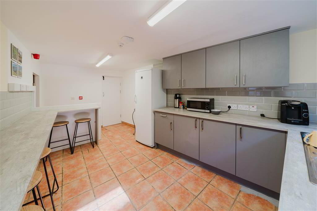 Old Railway Tavern Office & Apartment 8 of 20