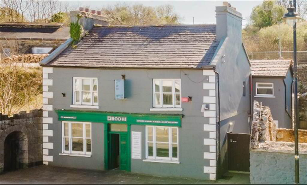 Old Railway Tavern Office & Apartment 1 of 20