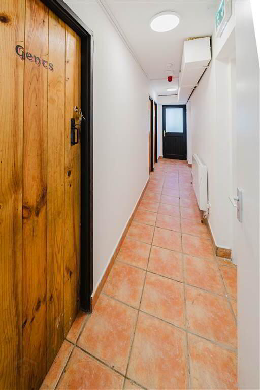 Old Railway Tavern Office & Apartment 11 of 20