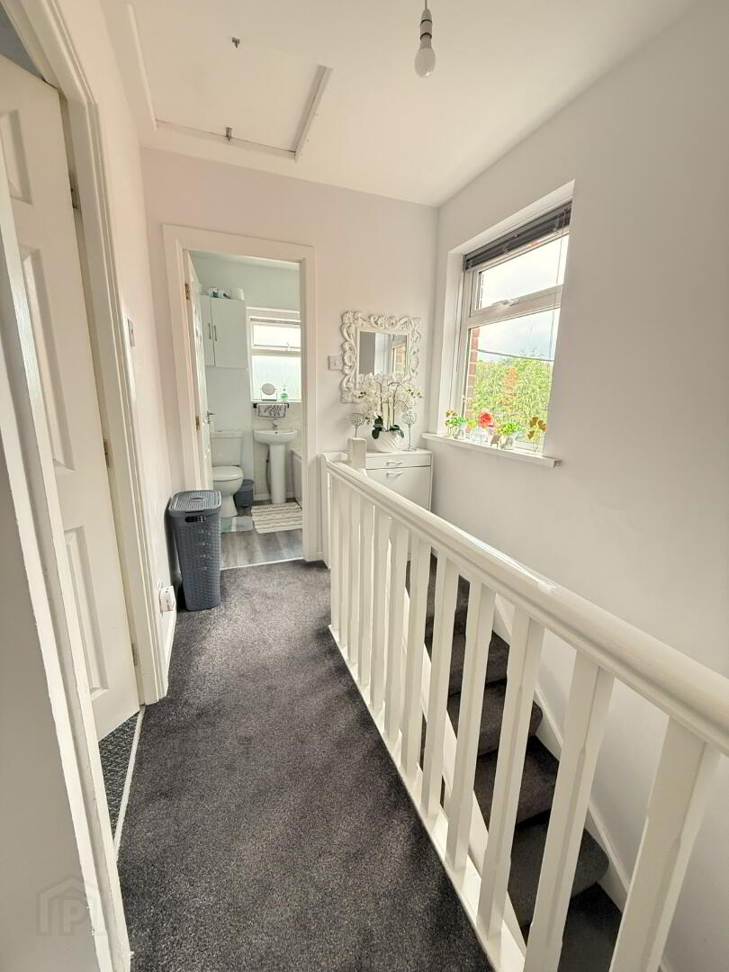16 Mandeville Avenue 6 of 14