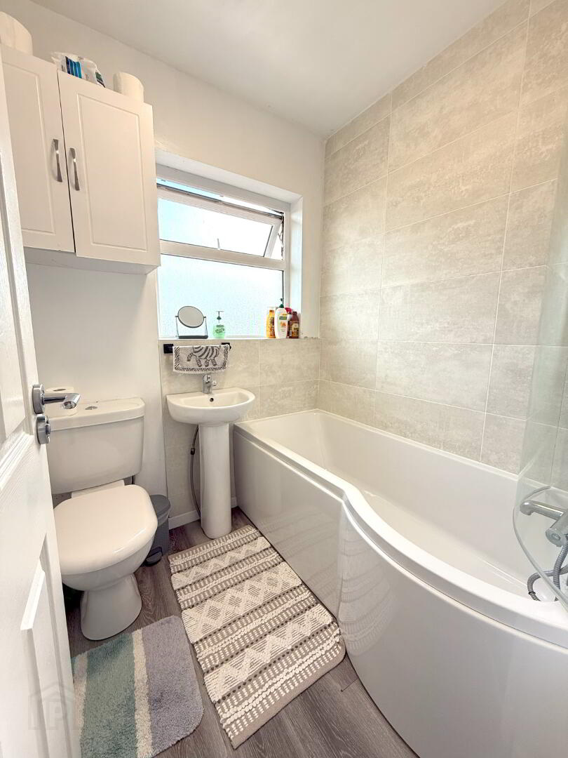 16 Mandeville Avenue 10 of 14