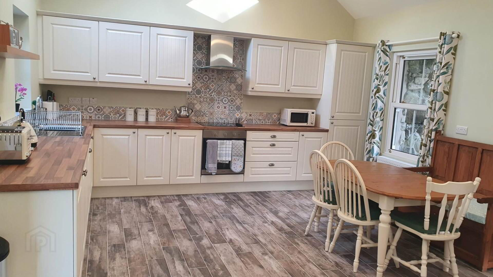 111 Magheramore Road 4 of 12