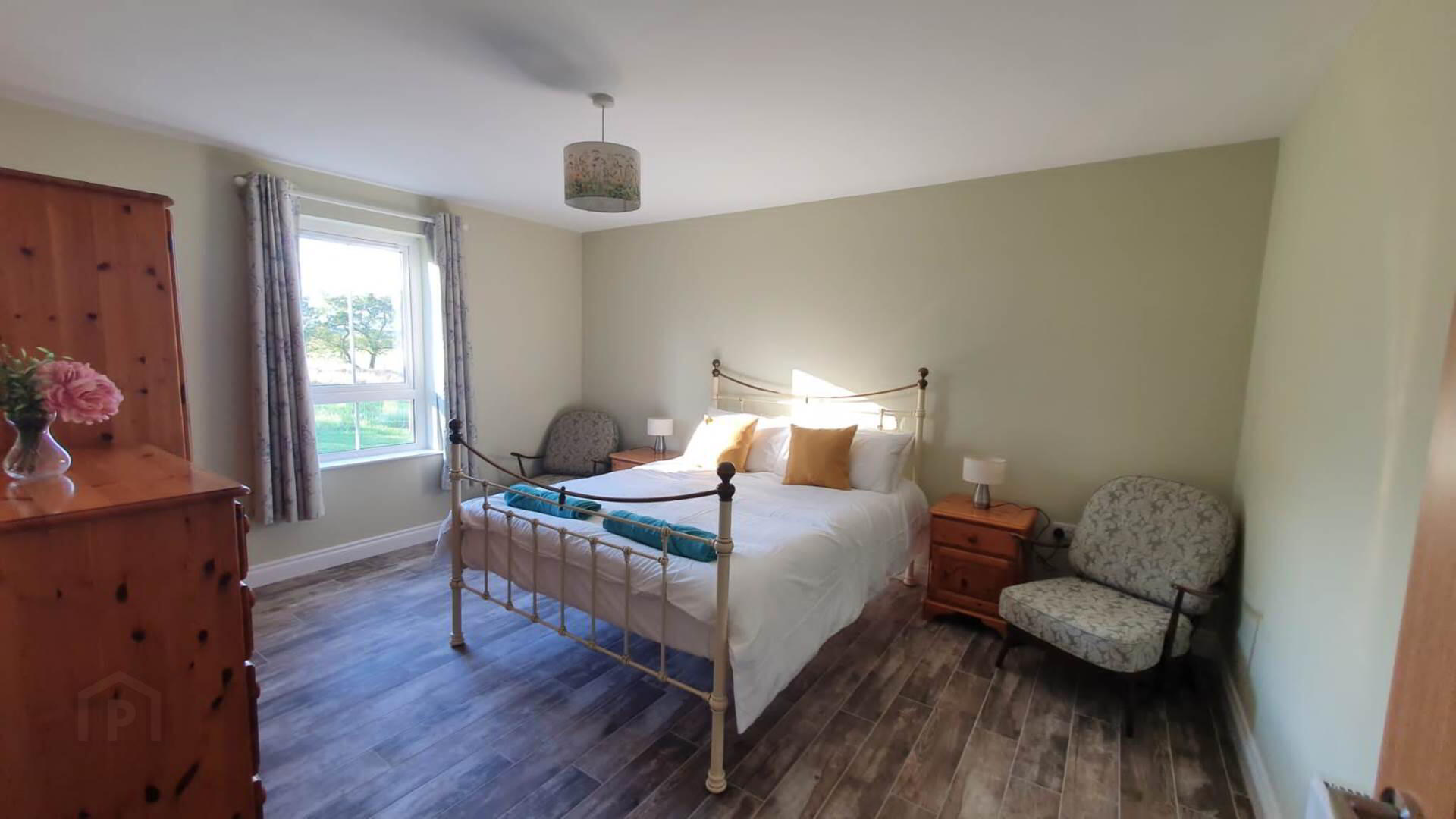 111 Magheramore Road 6 of 12