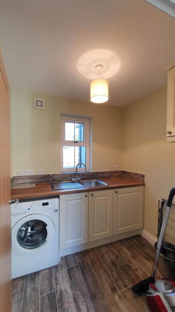 111 Magheramore Road 5 of 12