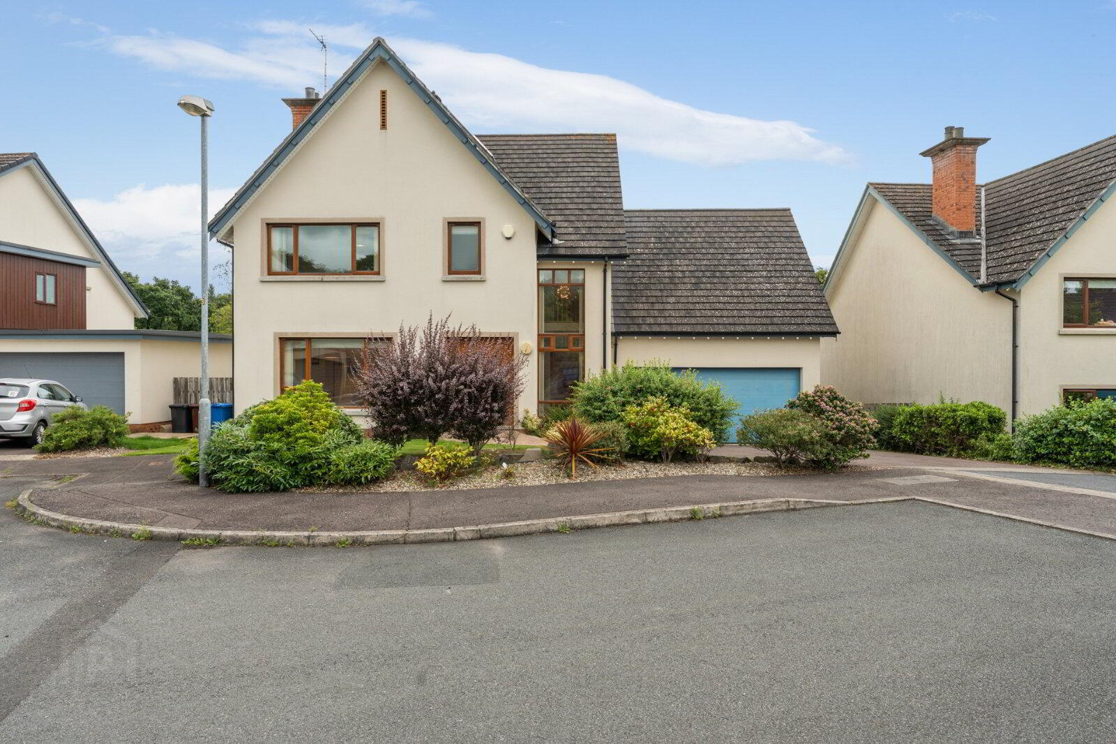 17 Helensview Park 1 of 45