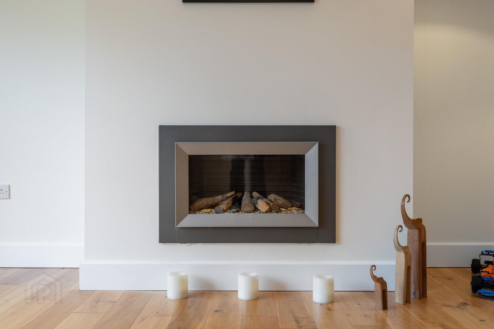 17 Helensview Park 8 of 45