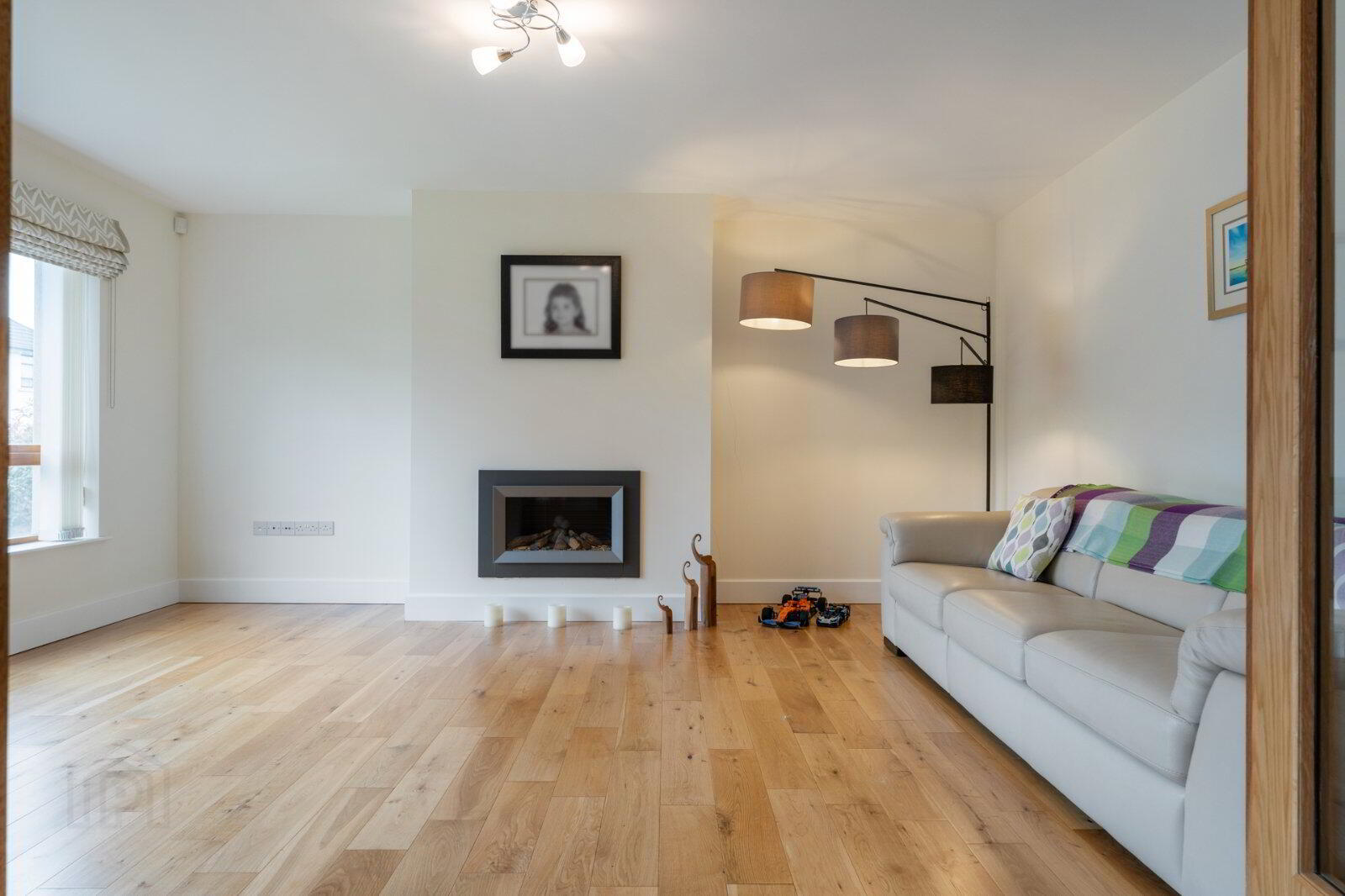 17 Helensview Park 9 of 45