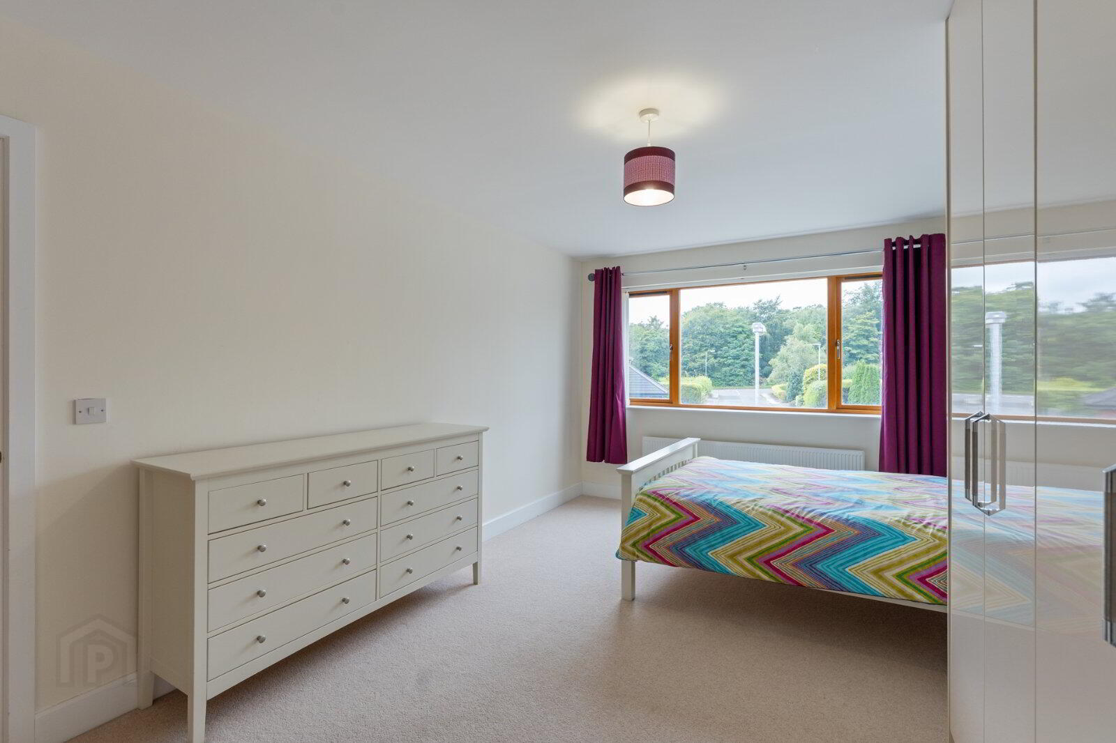17 Helensview Park 29 of 45