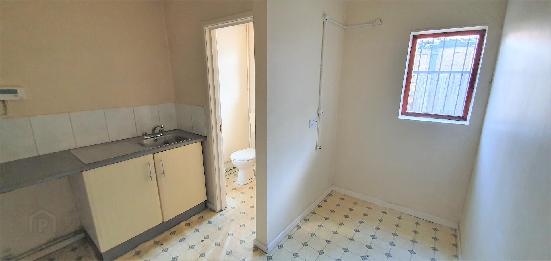 16d Carnmoney Road 3 of 4