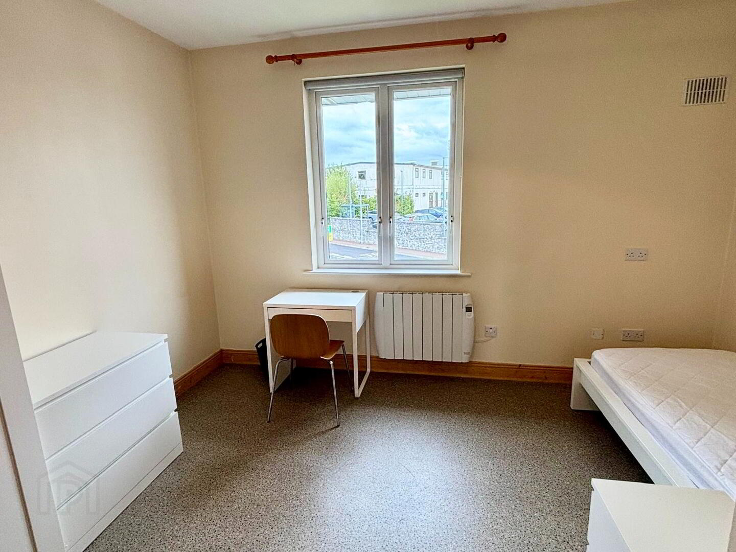 Apartment 4, Carrig Abhainn 8 of 16