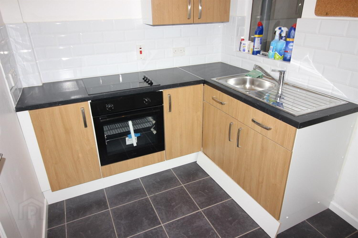 6 Hugh Street 3 of 5