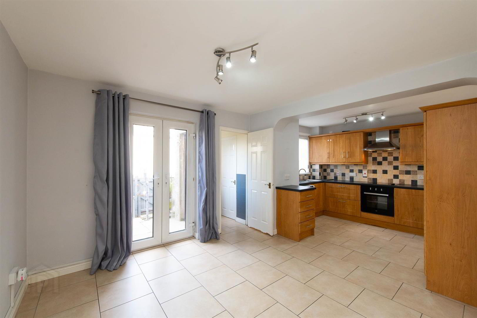 12 Dromore Street 8 of 21