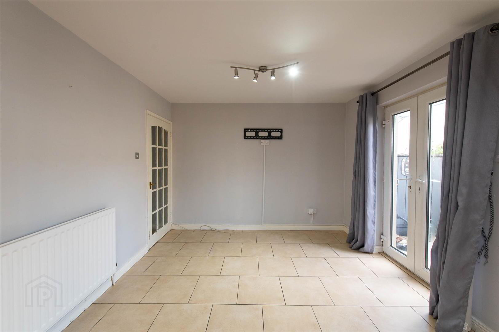 12 Dromore Street 9 of 21