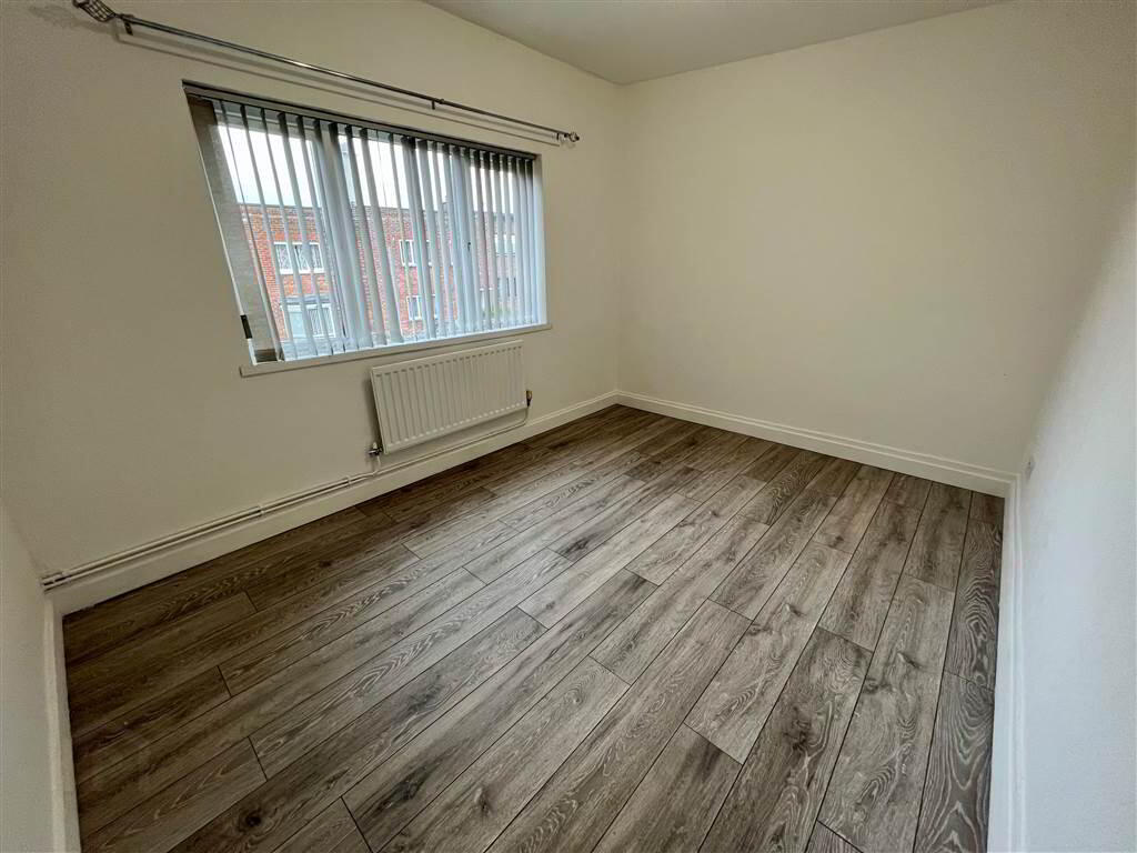 25b Cooneen Way 9 of 13