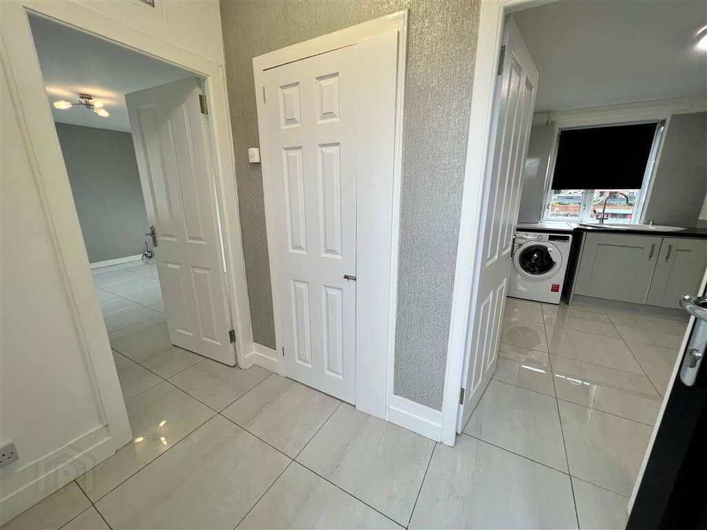 25b Cooneen Way 3 of 13
