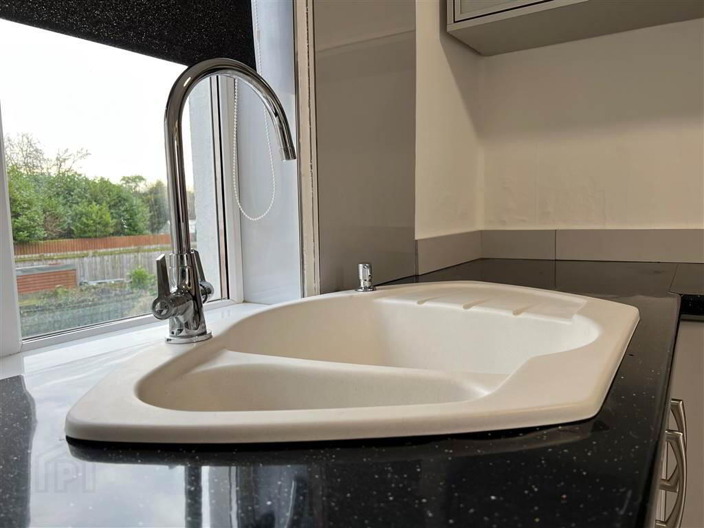 25b Cooneen Way 8 of 13