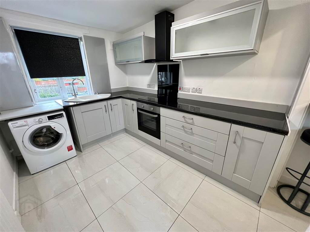 25b Cooneen Way 6 of 13
