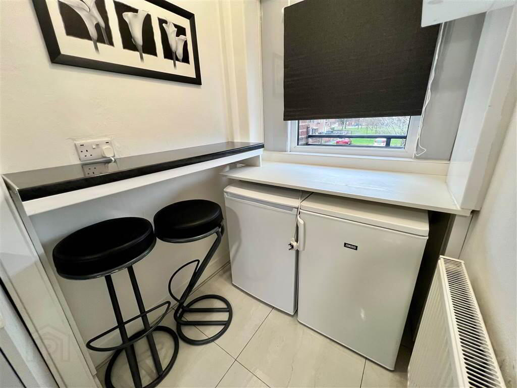 25b Cooneen Way 7 of 13