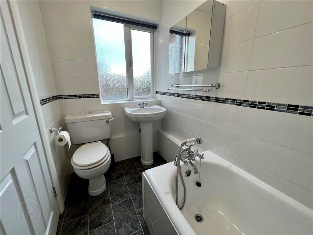 25b Cooneen Way 11 of 13