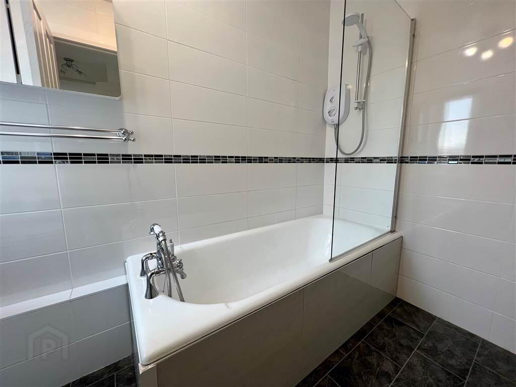 25b Cooneen Way 12 of 13