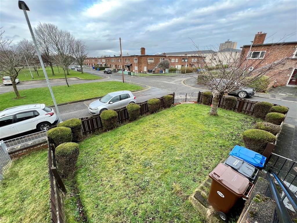25b Cooneen Way 13 of 13