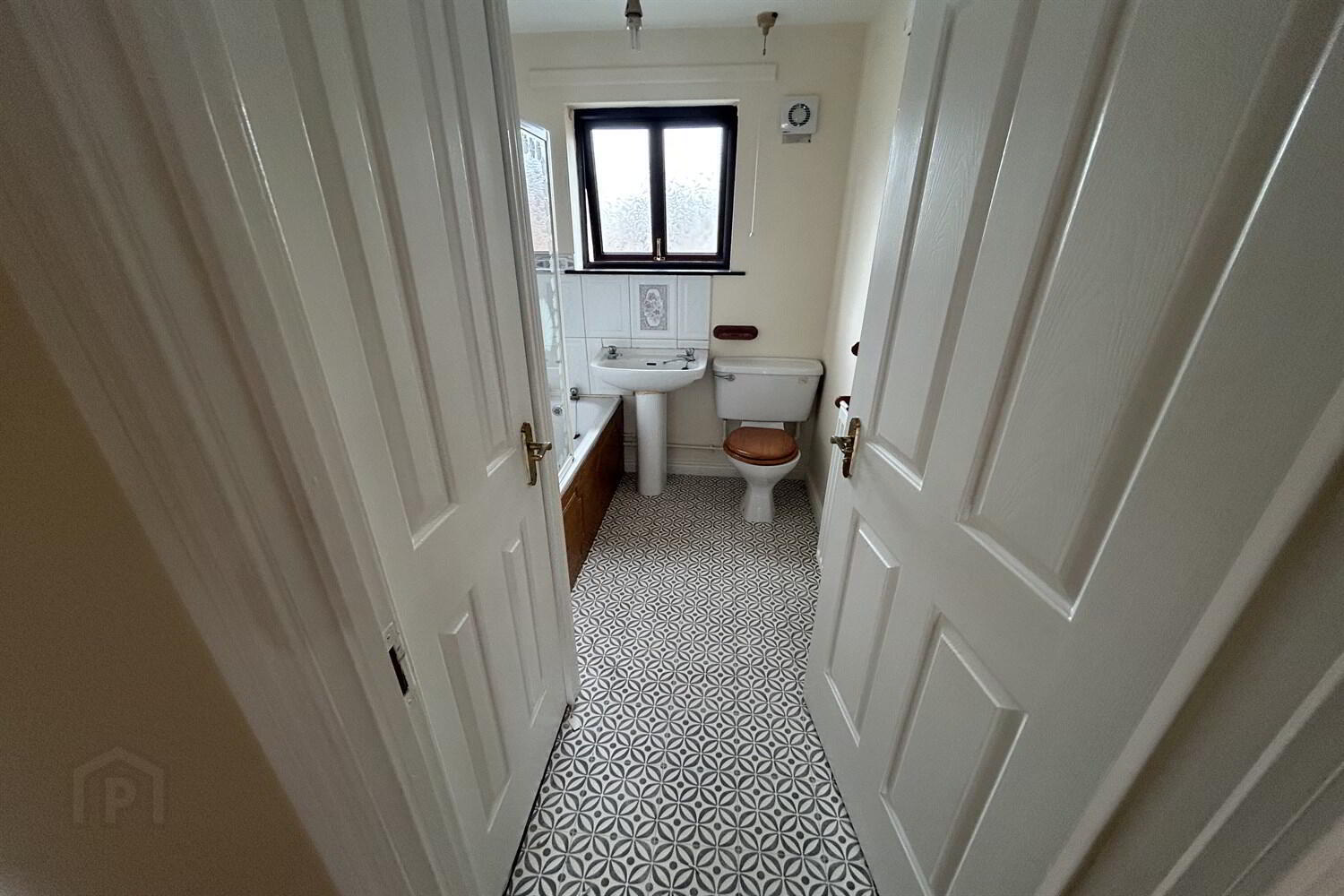 1a Hopefield Avenue 10 of 15