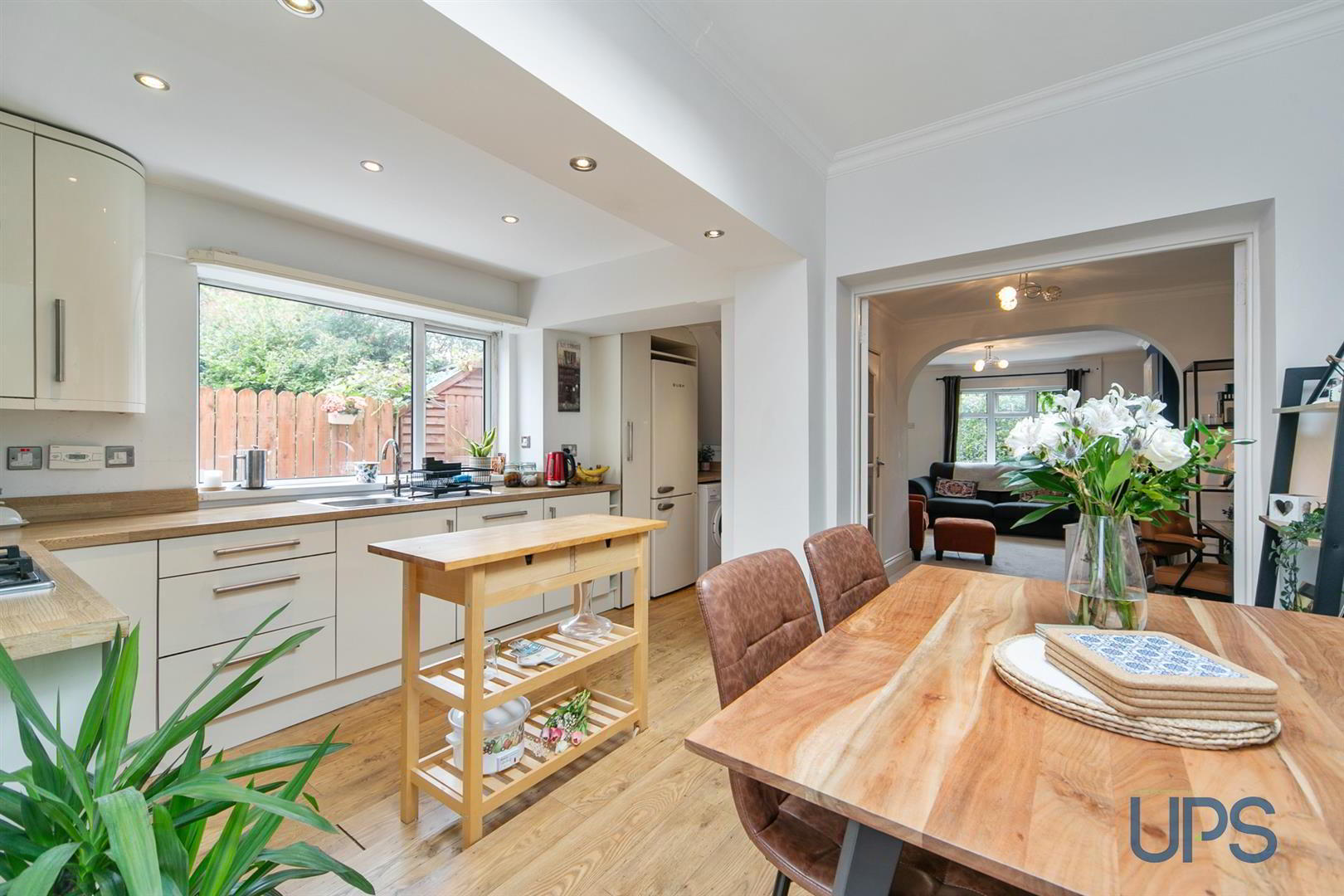 12 Ardmore Avenue 11 of 32