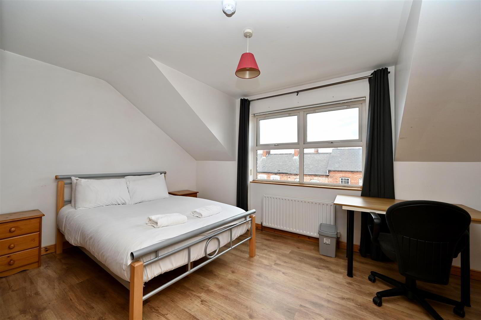 Room 5, 34c Edinburgh Street 5 of 9