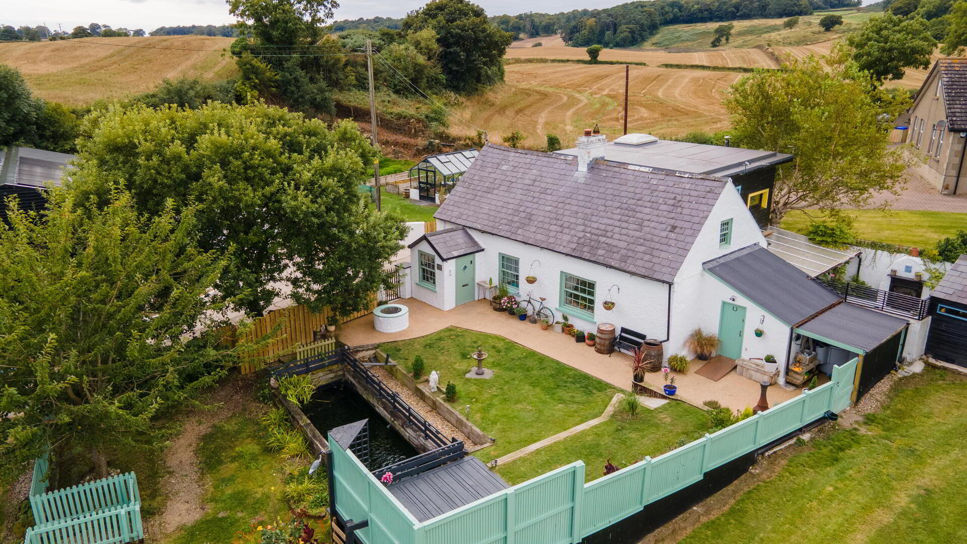 Hollytree Cottage, 10 Deer Park Road 1 of 88