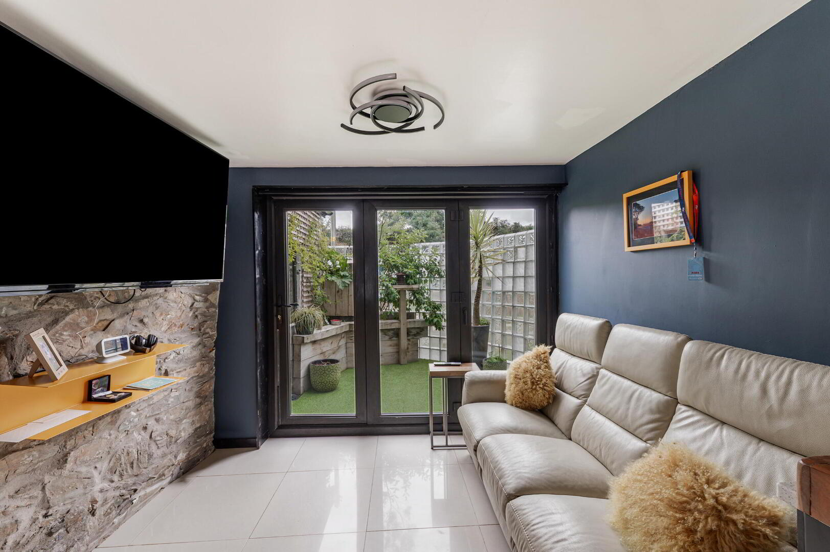 Hollytree Cottage, 10 Deer Park Road 37 of 88
