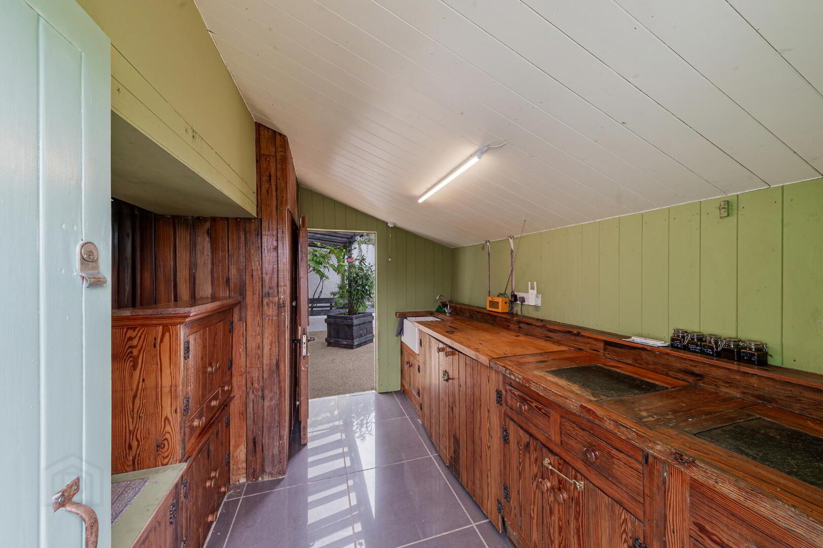 Hollytree Cottage, 10 Deer Park Road 59 of 88