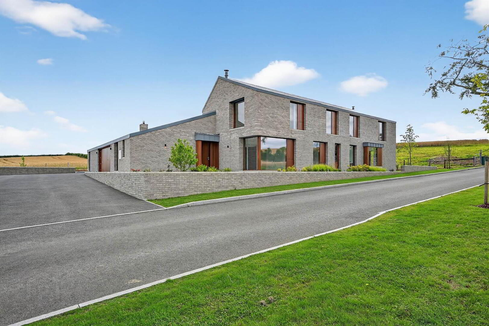 "Moor Park", 42 Moss Road 5 of 55