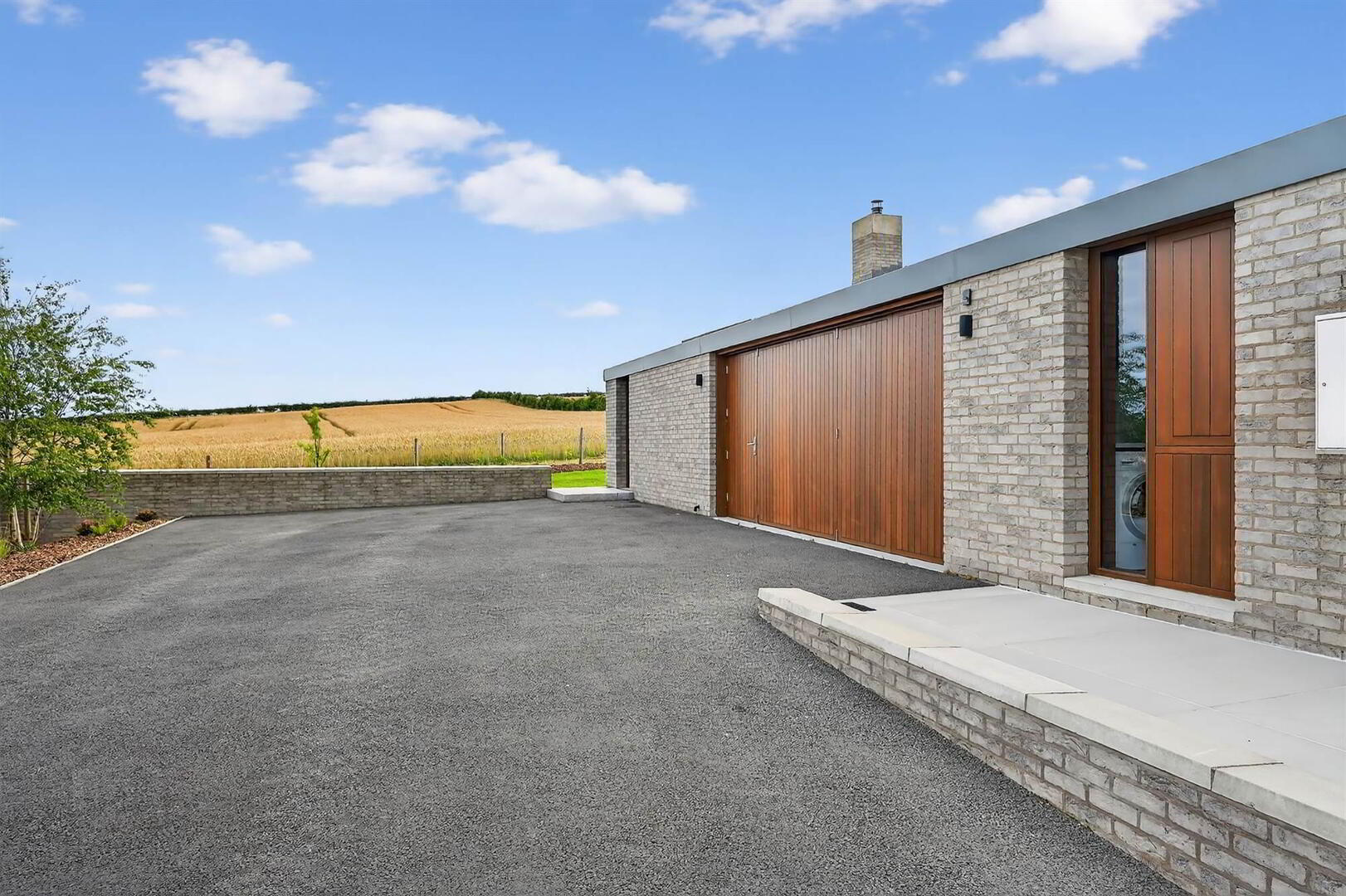 "Moor Park", 42 Moss Road 6 of 55