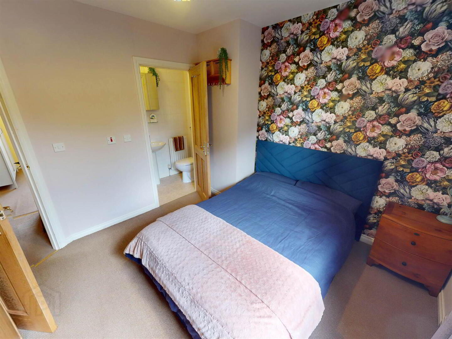 15 Barrack Hill 10 of 21