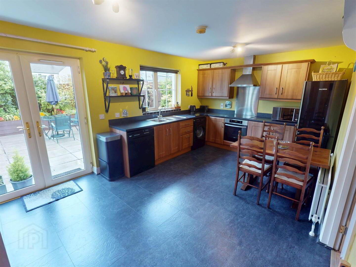 15 Barrack Hill 7 of 21