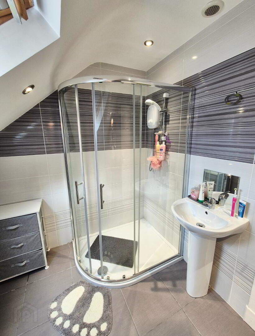 41 Knocklynn Grove 23 of 33