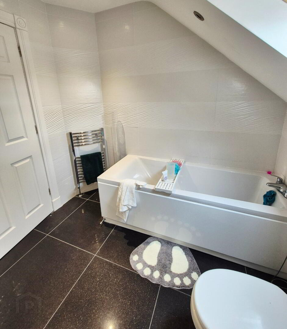 41 Knocklynn Grove 26 of 33