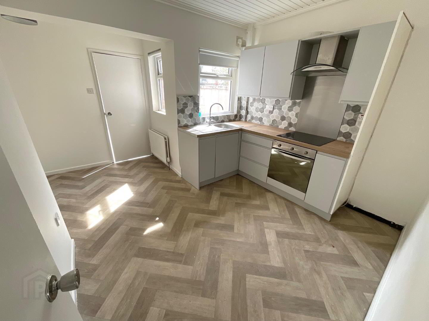 30 Ainsworth Street 4 of 9