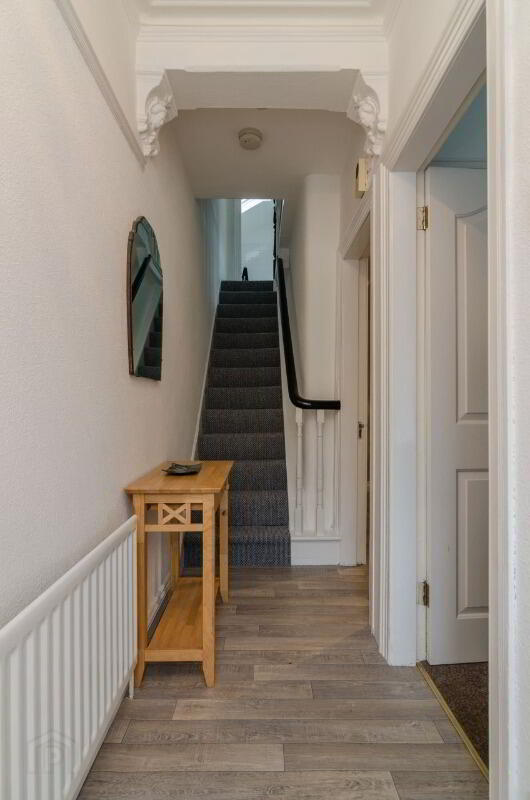36 Meadowbank Place 5 of 10