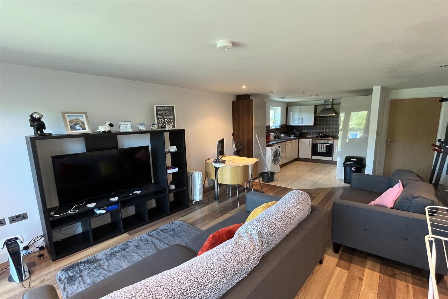 Woodlands Manor, 61 Stockmans Lane 4 of 11
